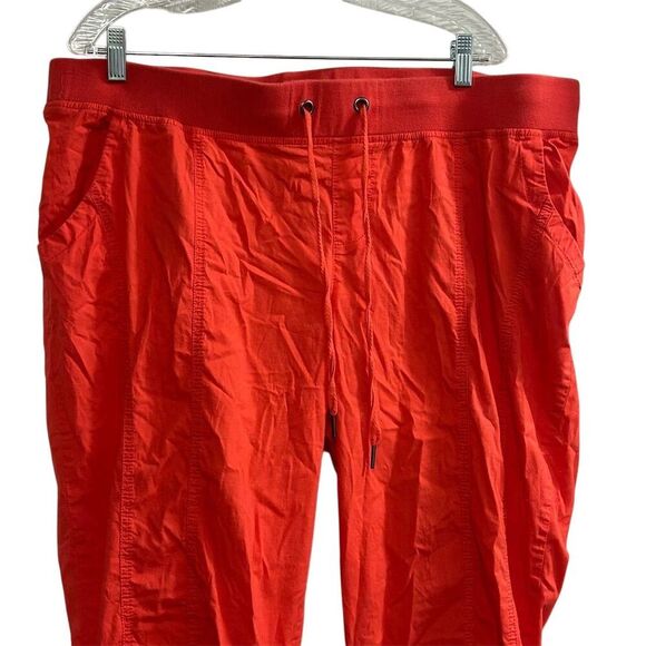 Torrid Women's Capri Pants Size 18 Red Elastic Waist Casual Cropped - Picture 2 of 12